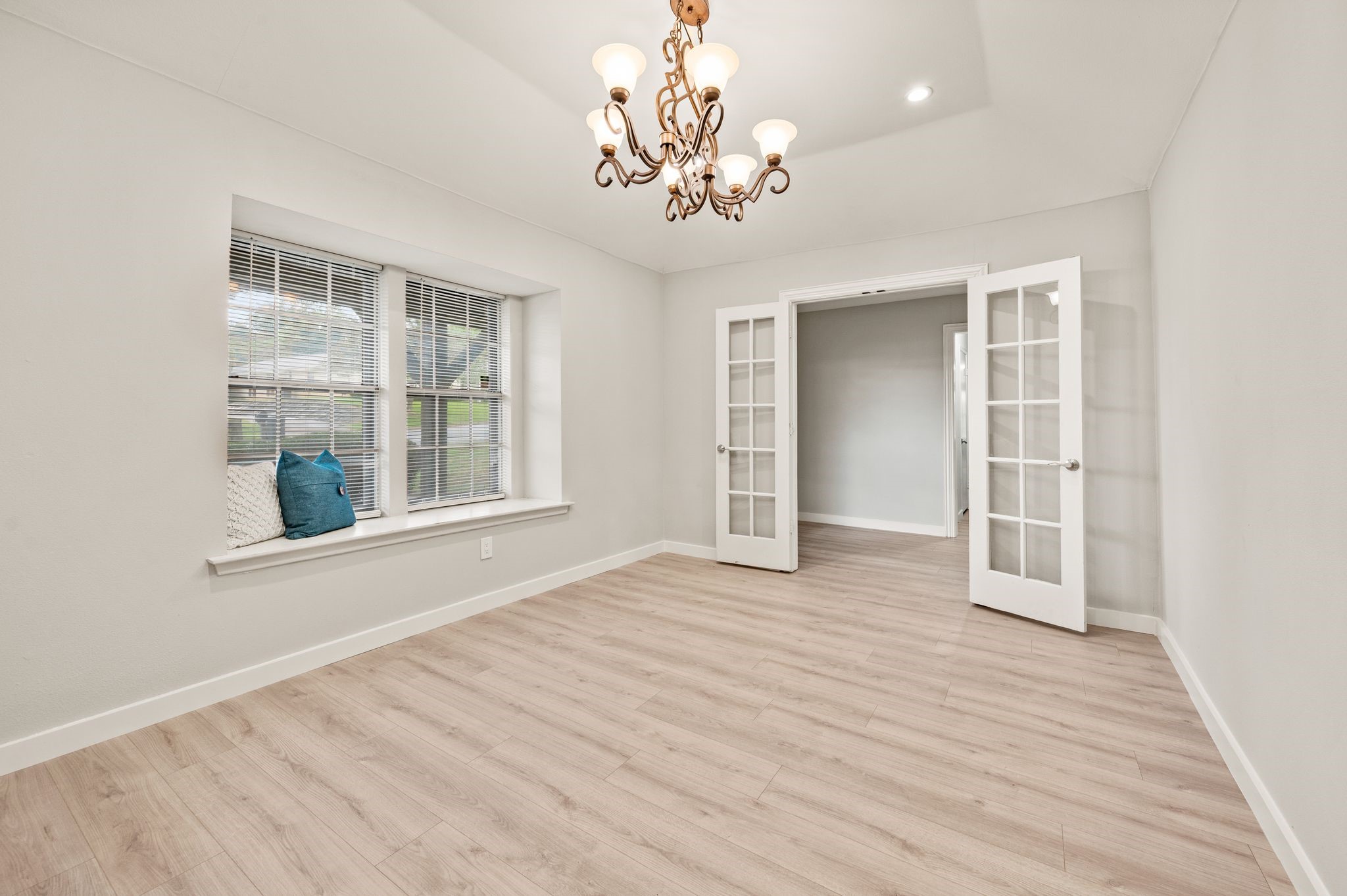 2214 Wilson Drive Arlington TX 76011