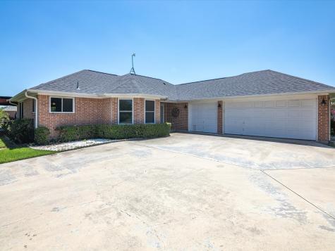 500 Port O Call Drive Runaway Bay TX 76426