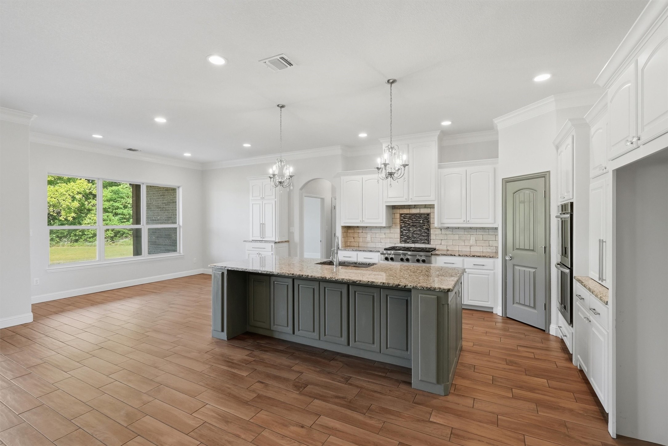 1101 W Iberian Court Granbury TX 76048