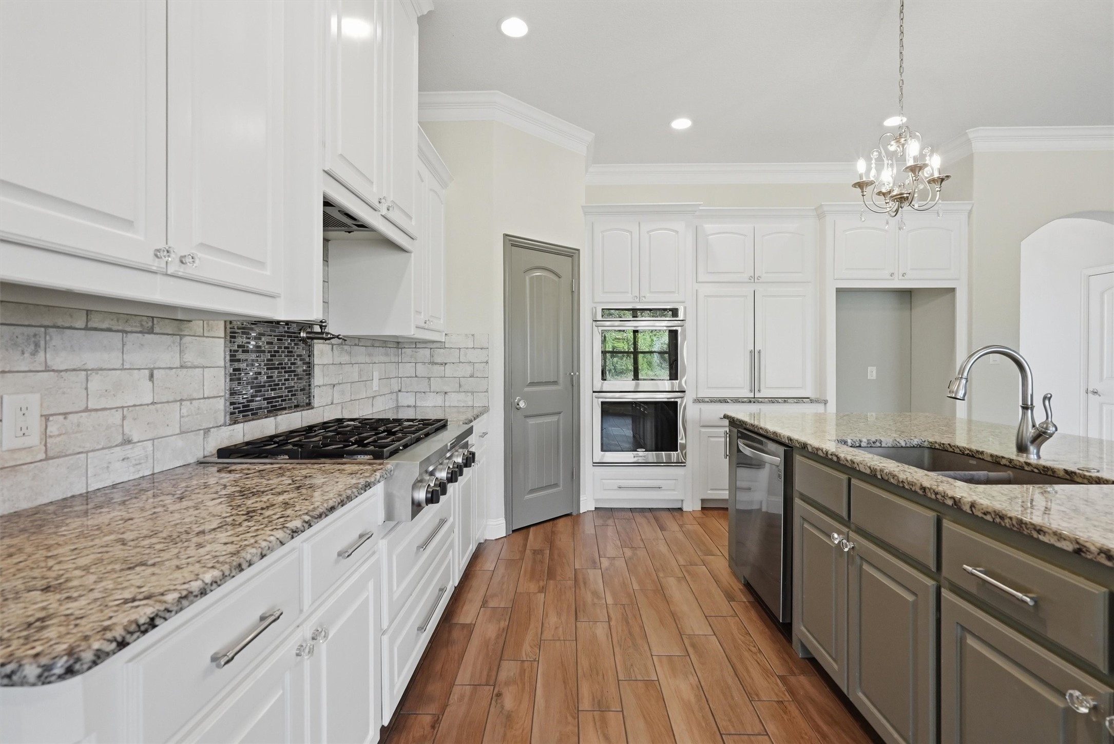 1101 W Iberian Court Granbury TX 76048