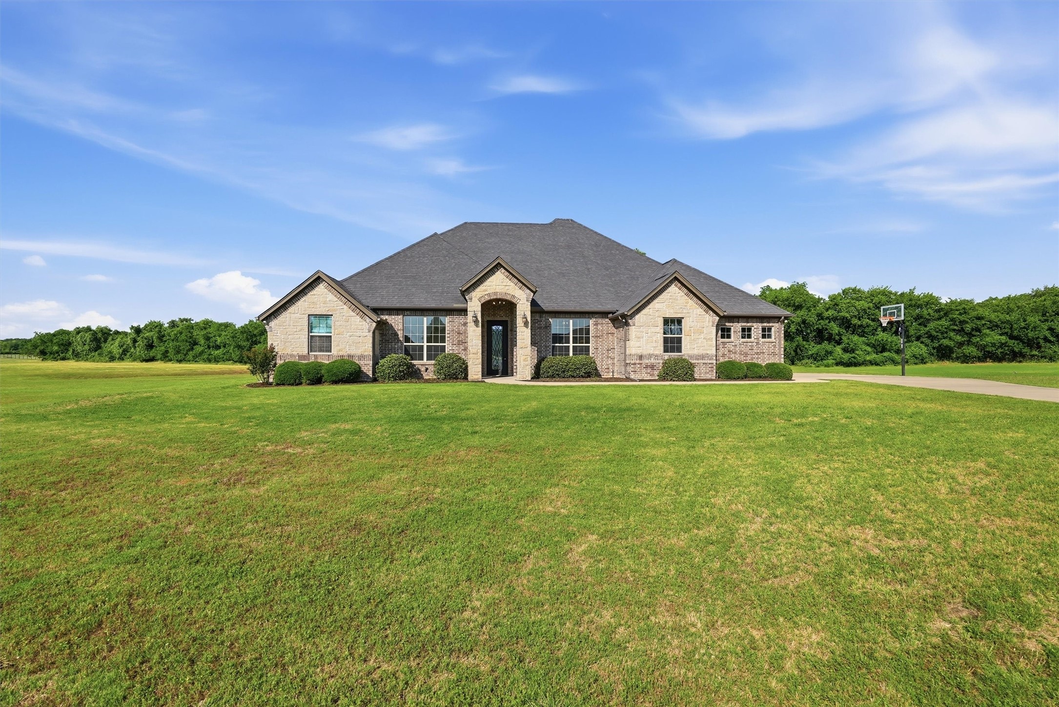 1101 W Iberian Court Granbury TX 76048
