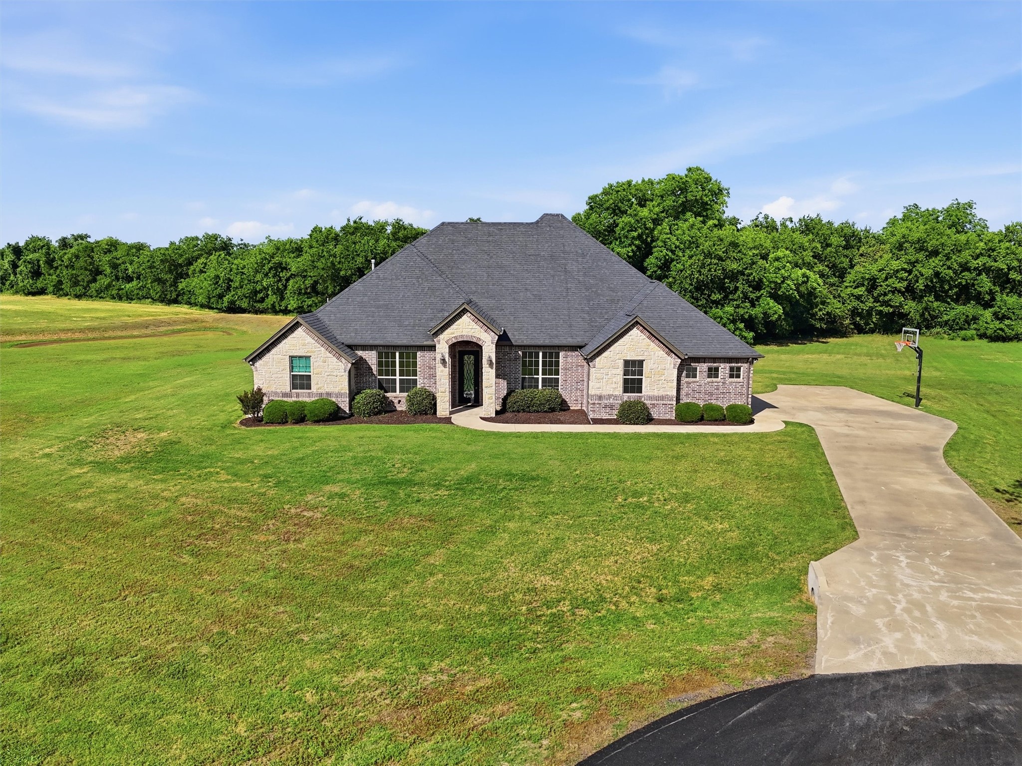 1101 W Iberian Court Granbury TX 76048