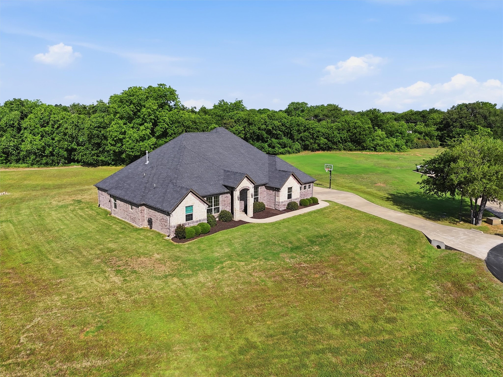 1101 W Iberian Court Granbury TX 76048