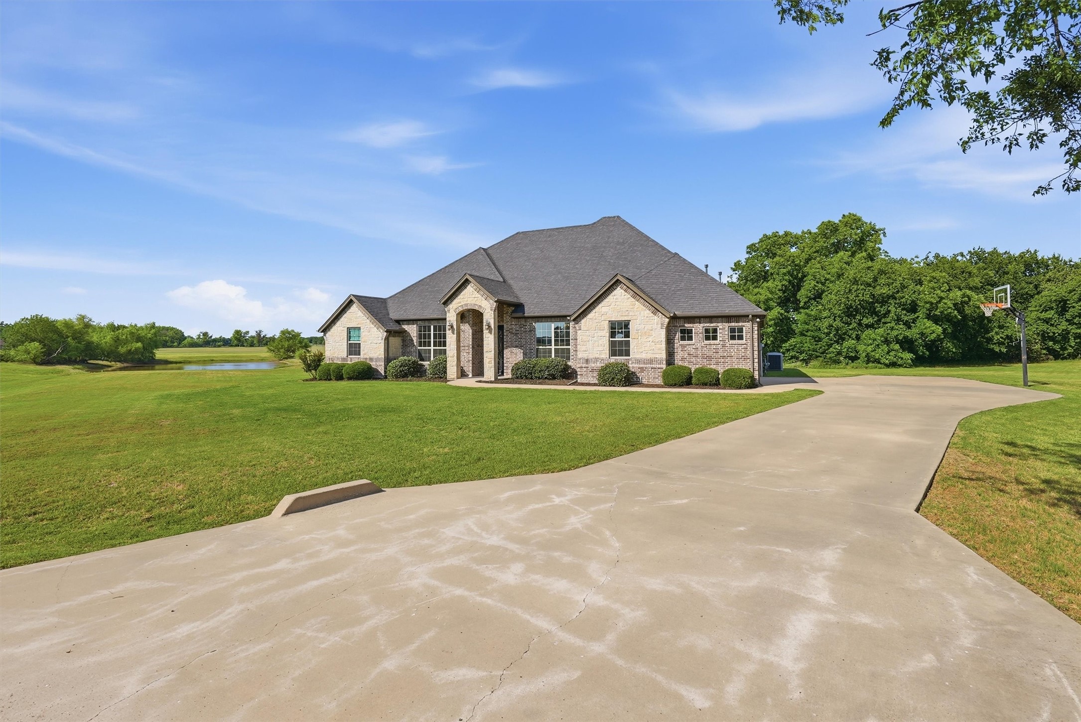 1101 W Iberian Court Granbury TX 76048