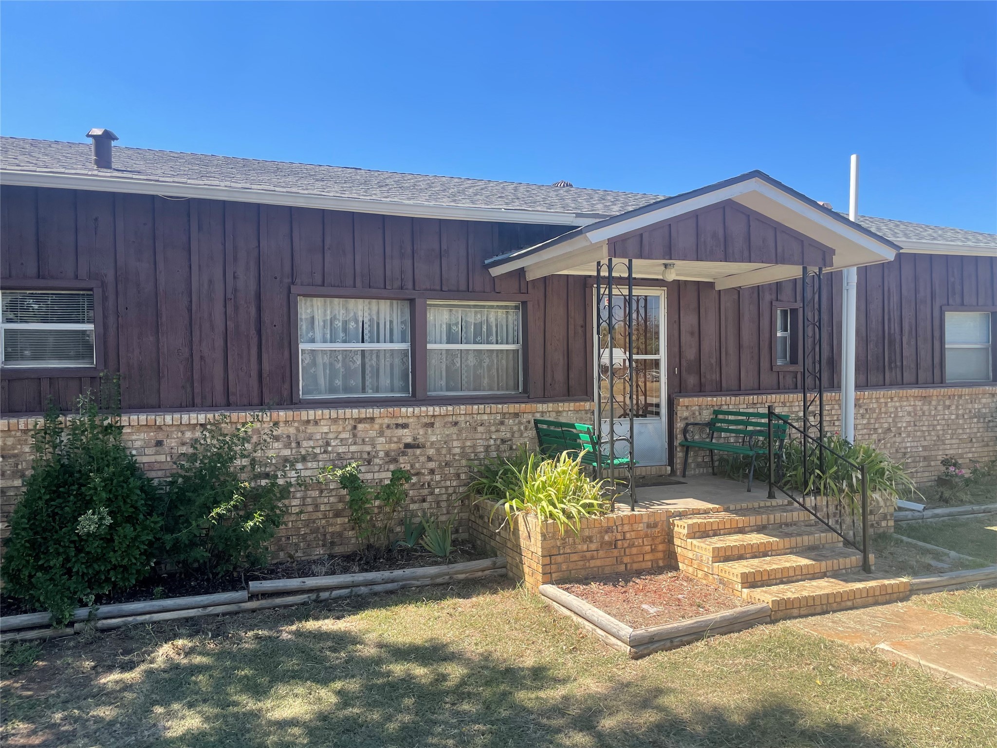 615 N Harvey Street Breckenridge TX 76424