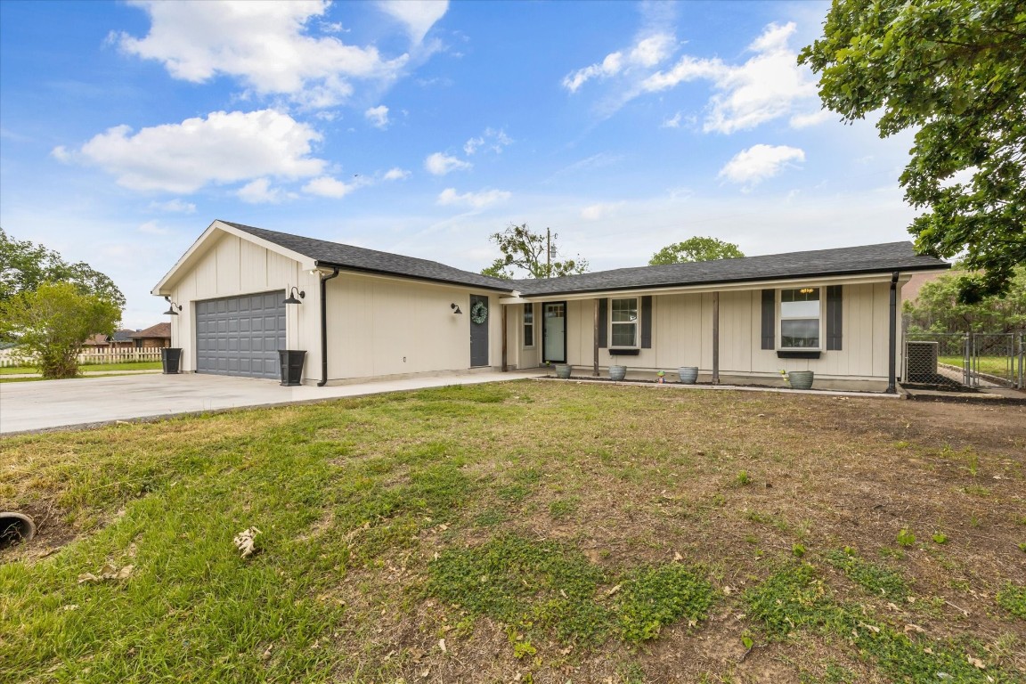 323 Mustang Trail Granbury TX 76049