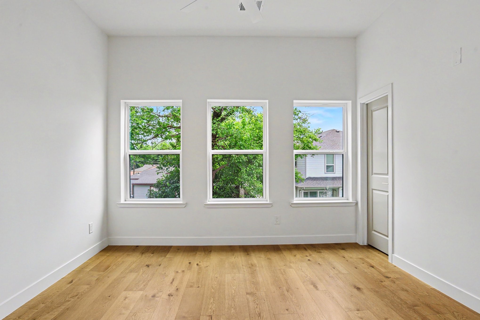 2220 Bombay Avenue Dallas TX 75235