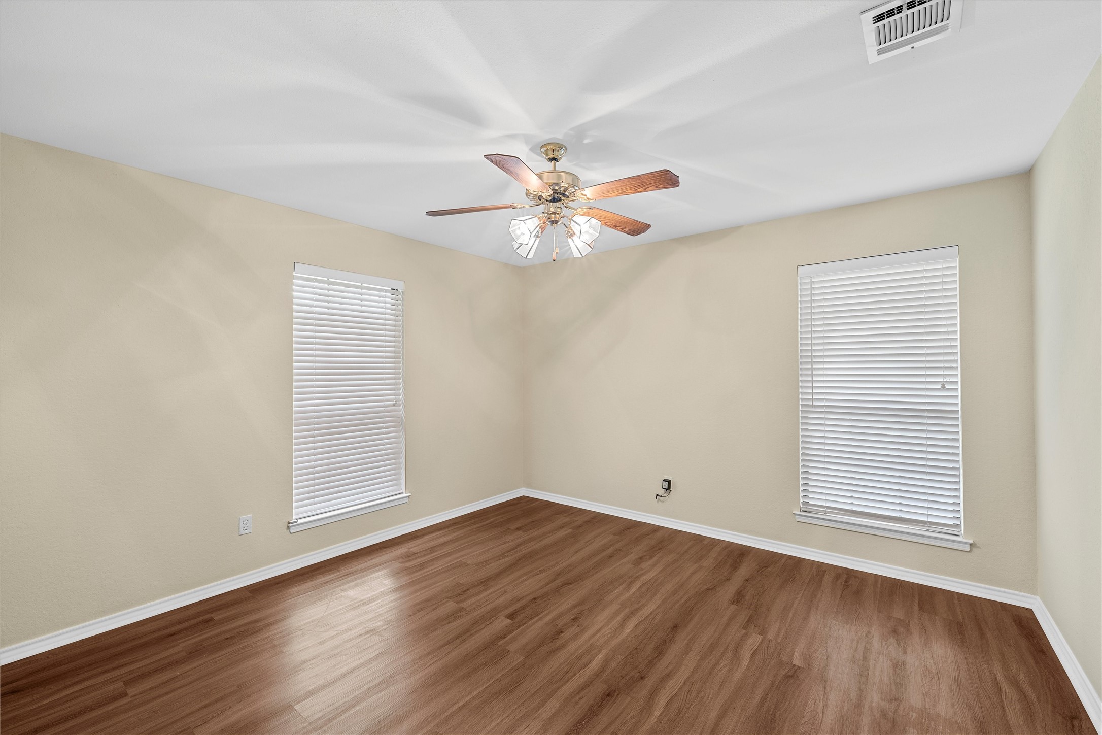8216 Teakwood Drive Woodway TX 76712