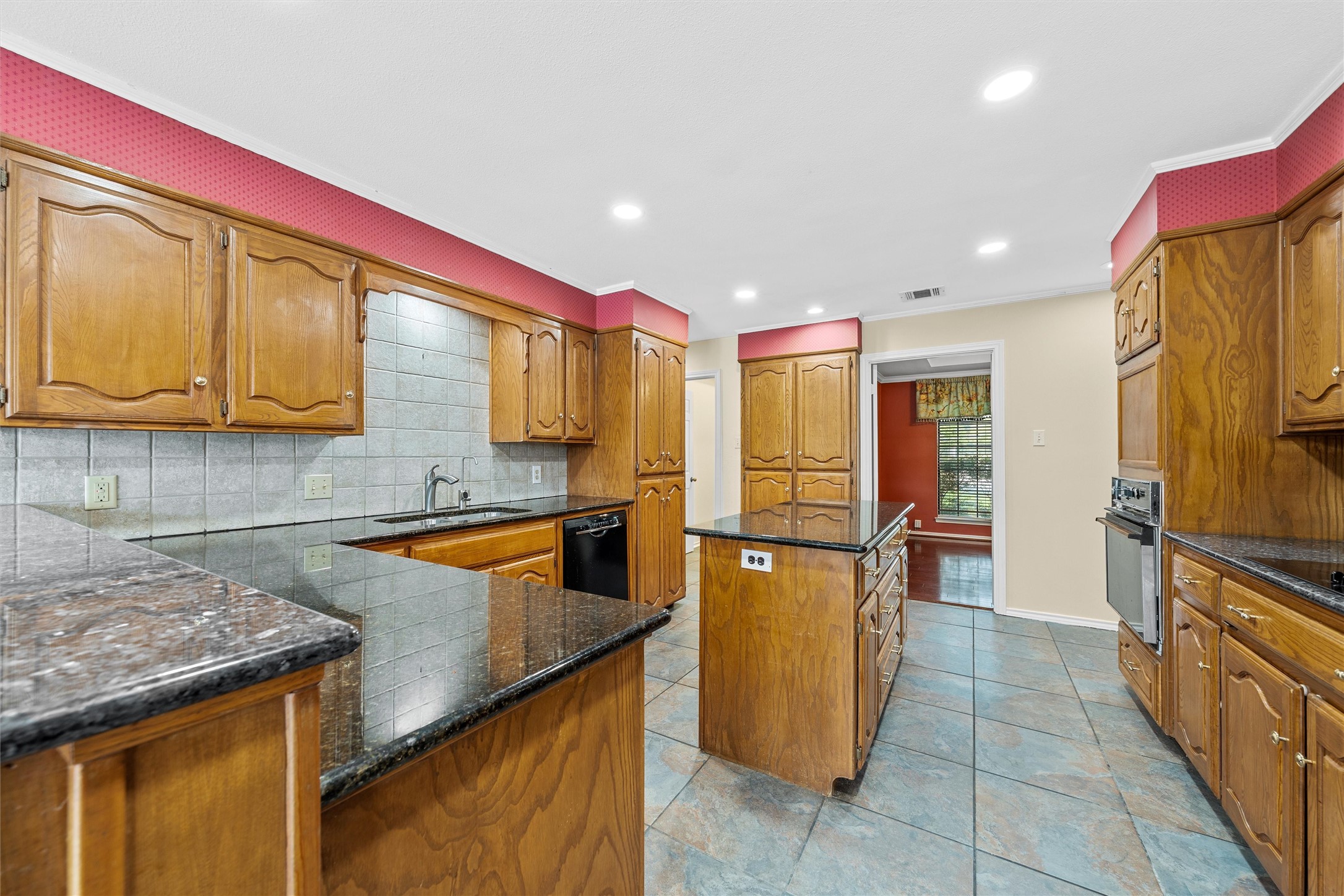 8216 Teakwood Drive Woodway TX 76712