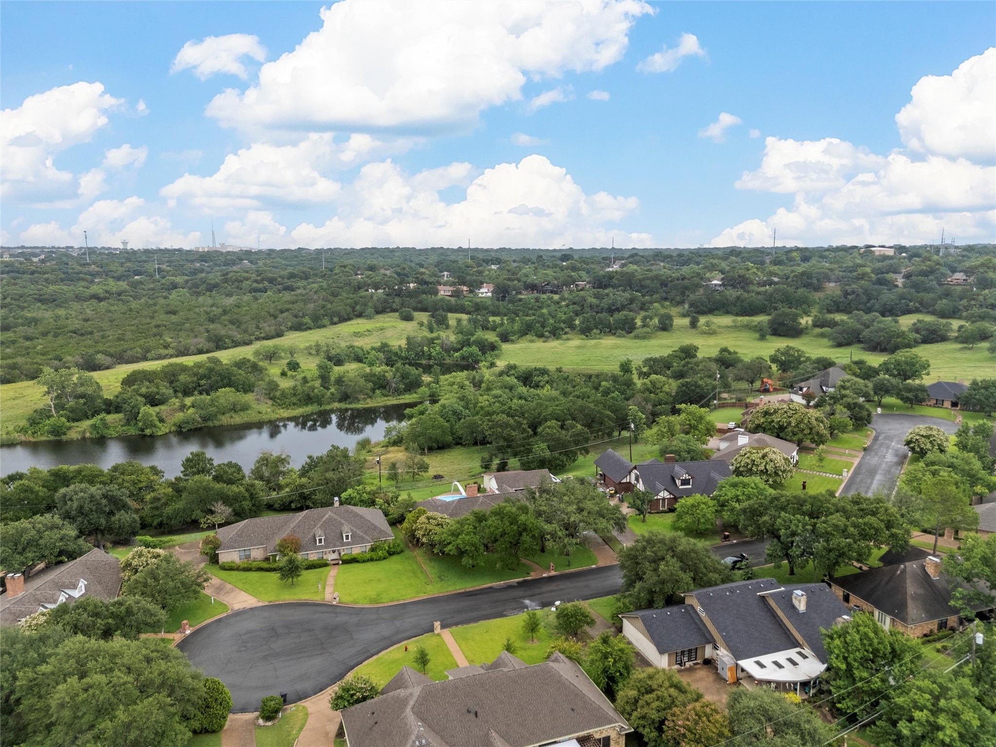 8216 Teakwood Drive Woodway TX 76712