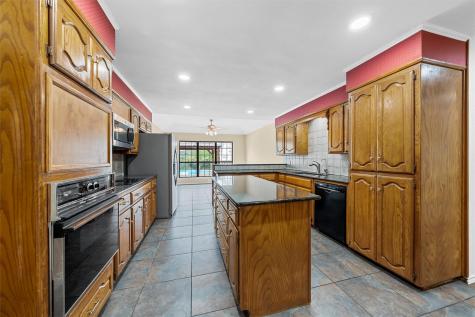8216 Teakwood Drive Woodway TX 76712