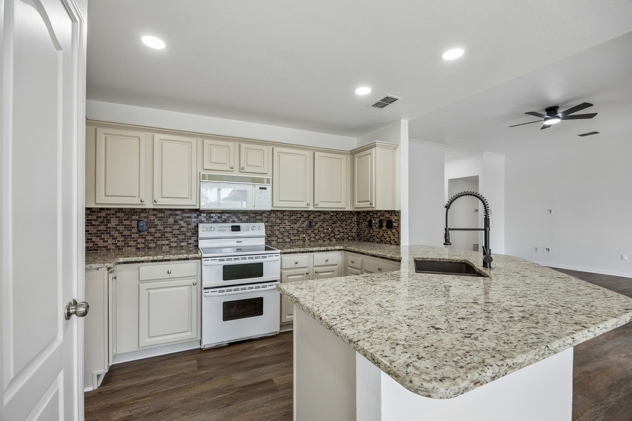 1031 Park Place Boulevard Midlothian TX 76065