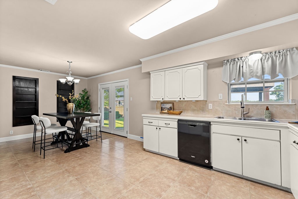 1830 Pleasant Run Road Carrollton TX 75006