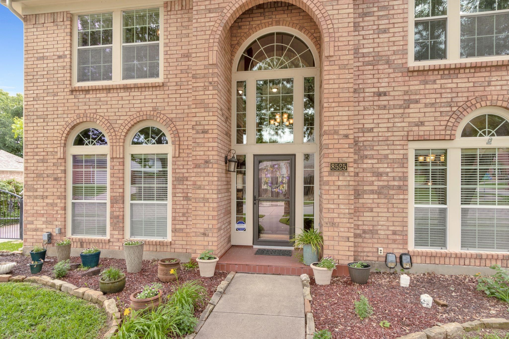 8525 Castle Creek Road North Richland Hills TX 76182
