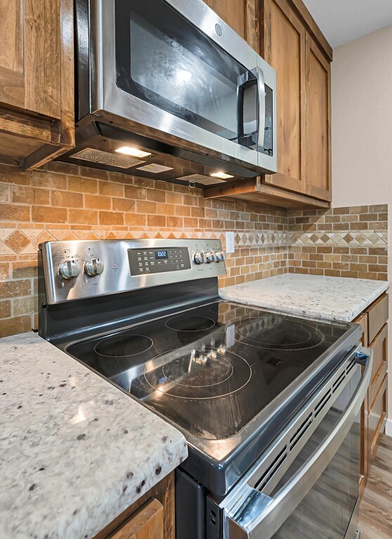 210 N Harrison Street Mcgregor TX 76657