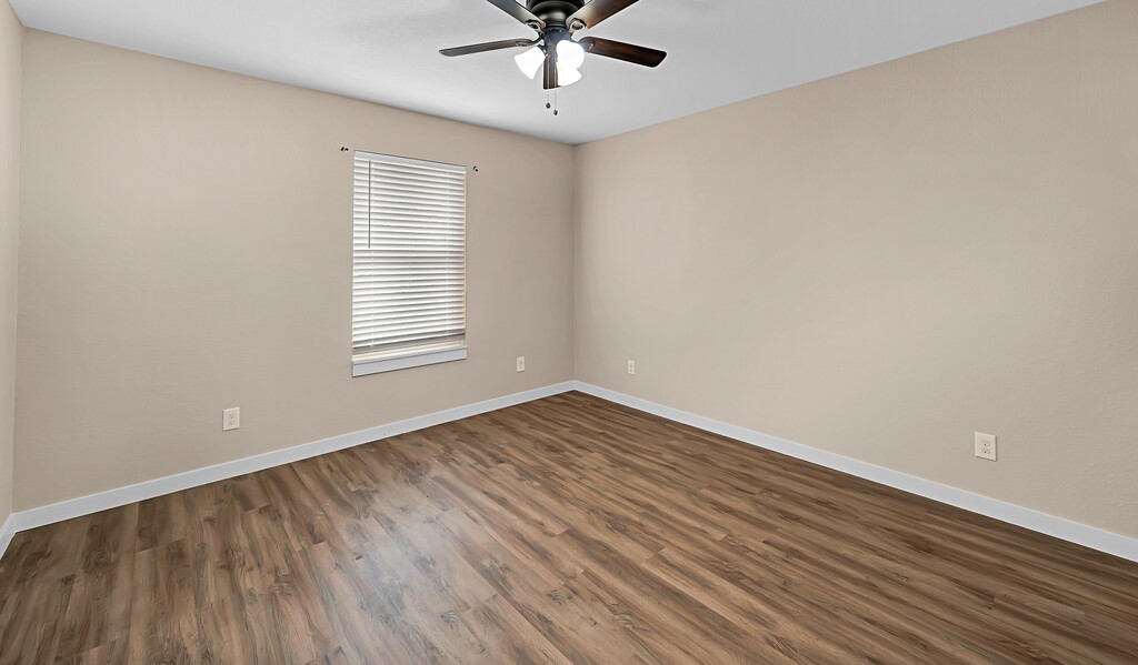 210 N Harrison Street Mcgregor TX 76657