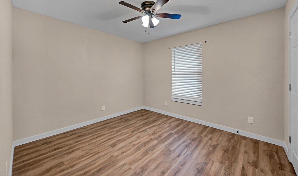 210 N Harrison Street Mcgregor TX 76657