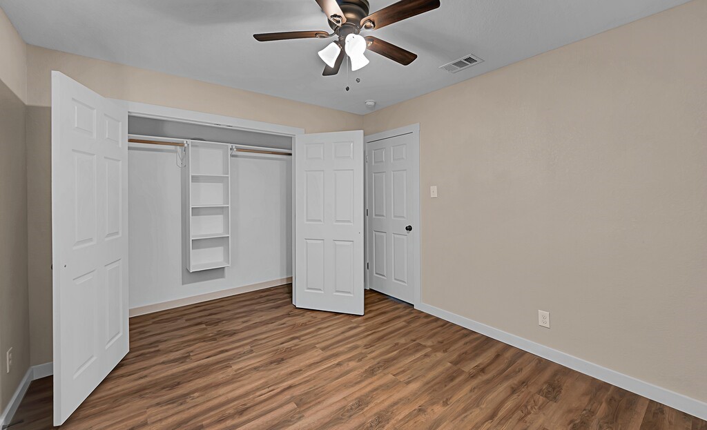 210 N Harrison Street Mcgregor TX 76657