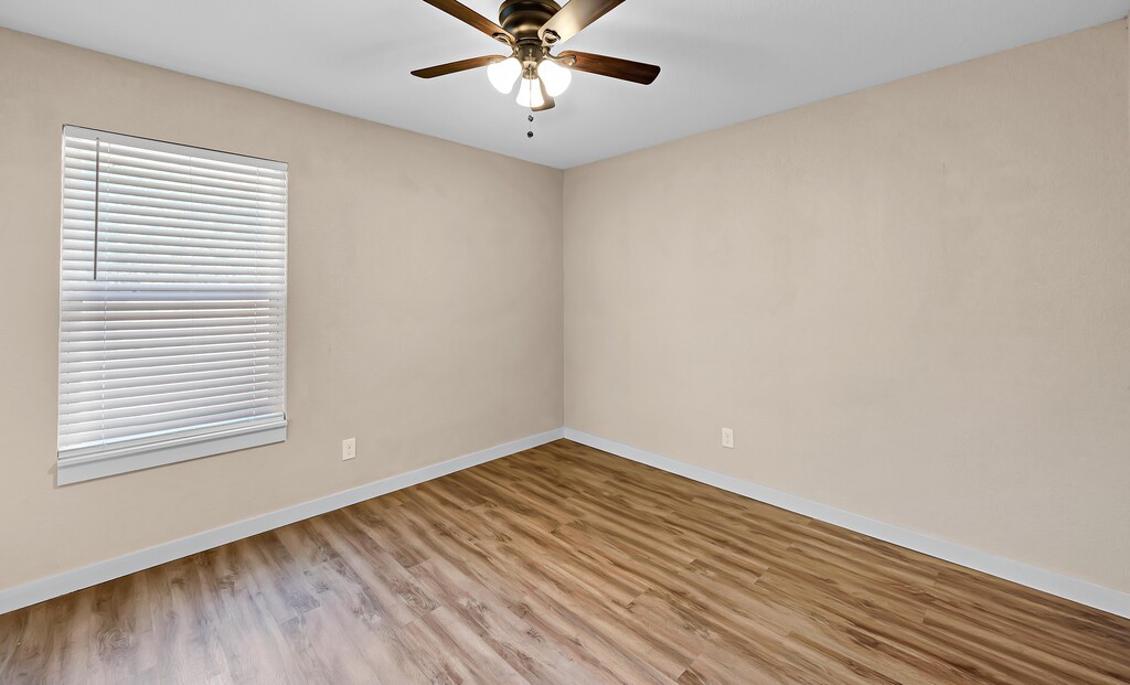 210 N Harrison Street Mcgregor TX 76657