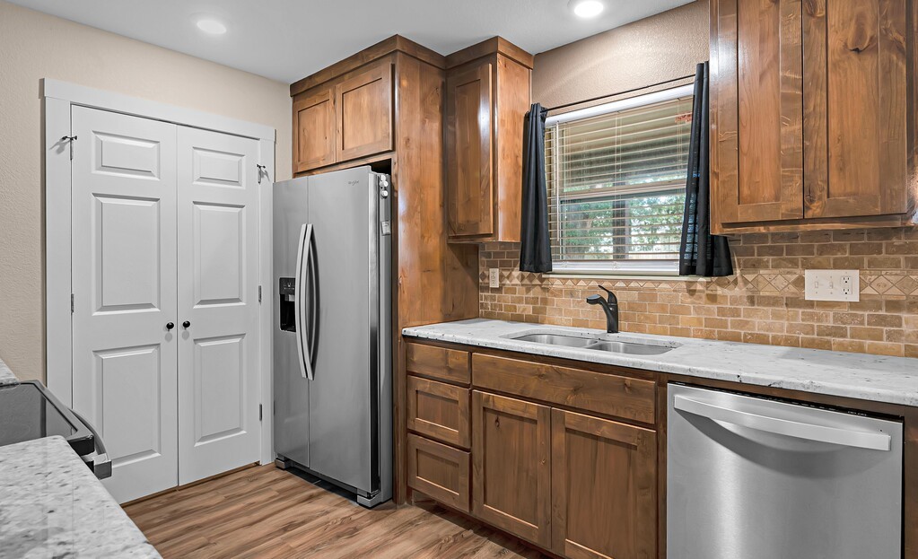 210 N Harrison Street Mcgregor TX 76657