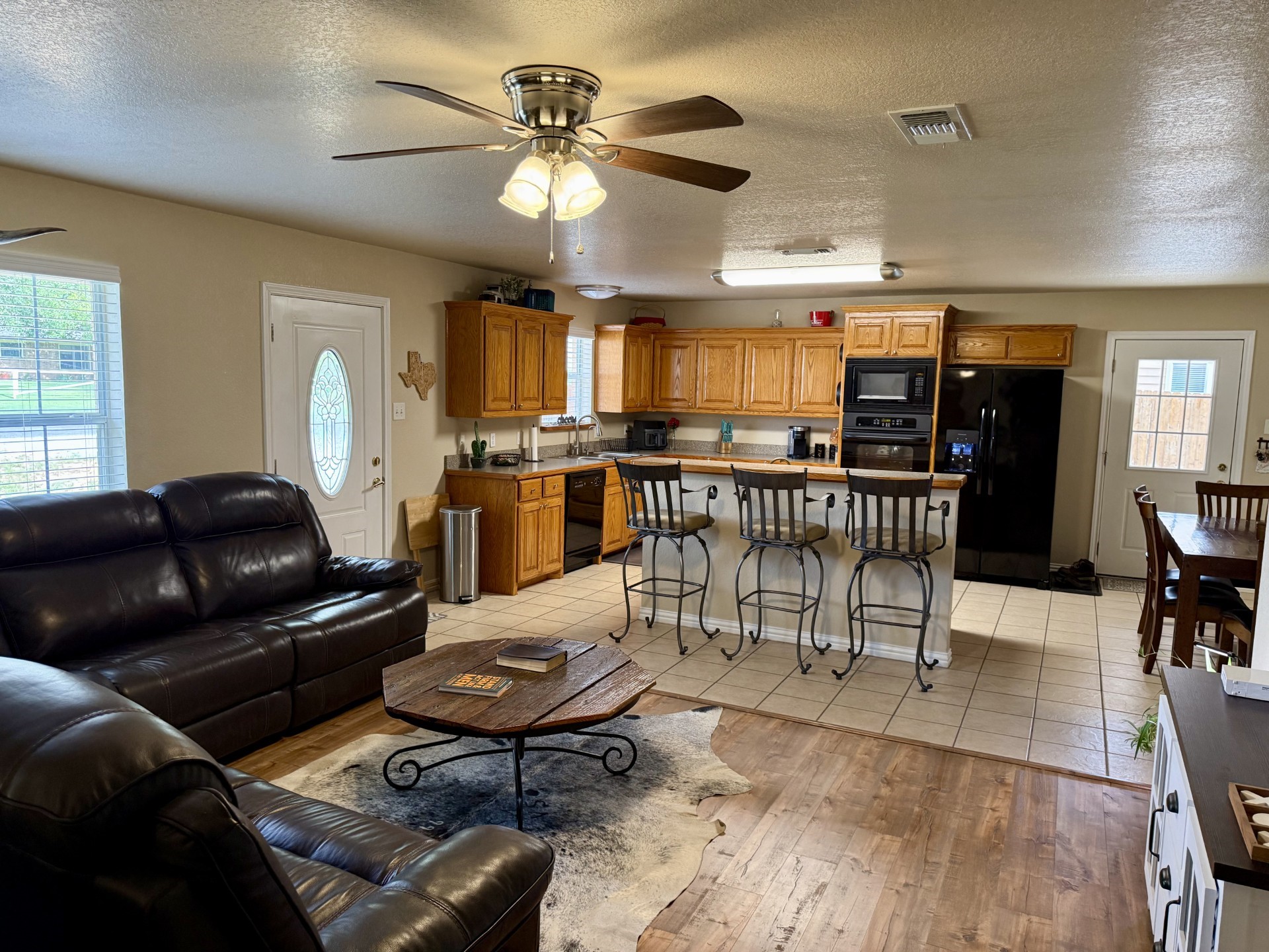 606 S Hubbard Street Alvord TX 76225