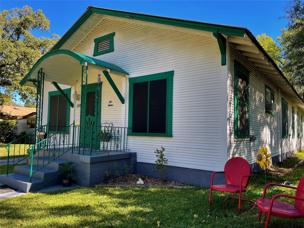 212 N 8th Avenue Teague TX 75860