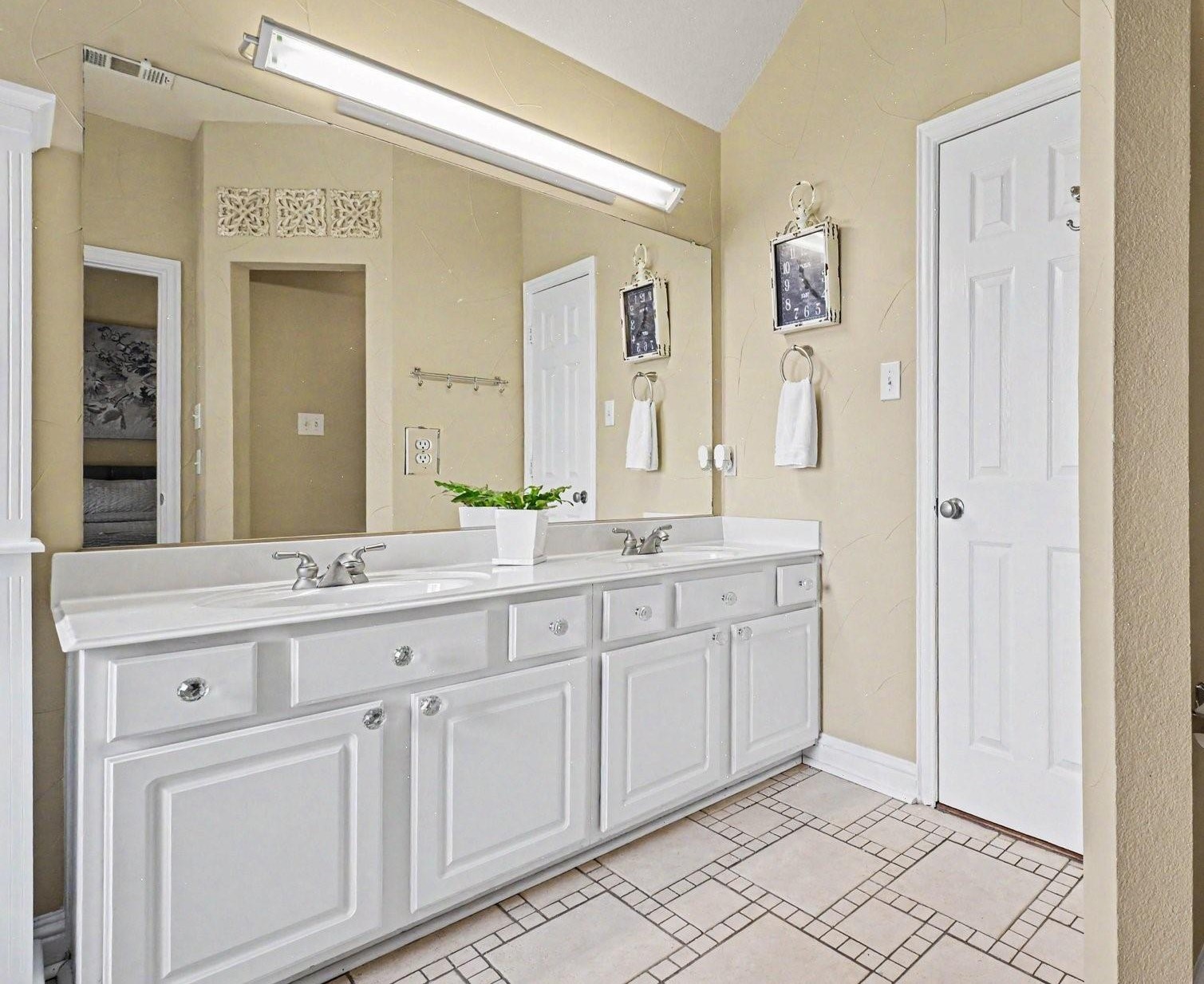 2759 Waterway Drive Grand Prairie TX 75054