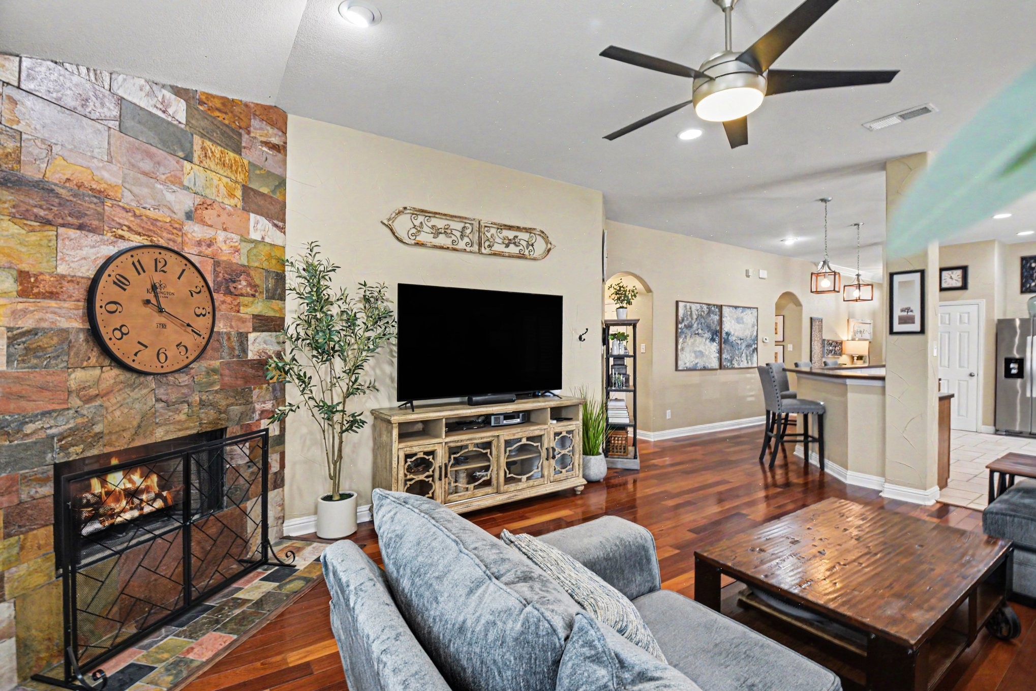2759 Waterway Drive Grand Prairie TX 75054