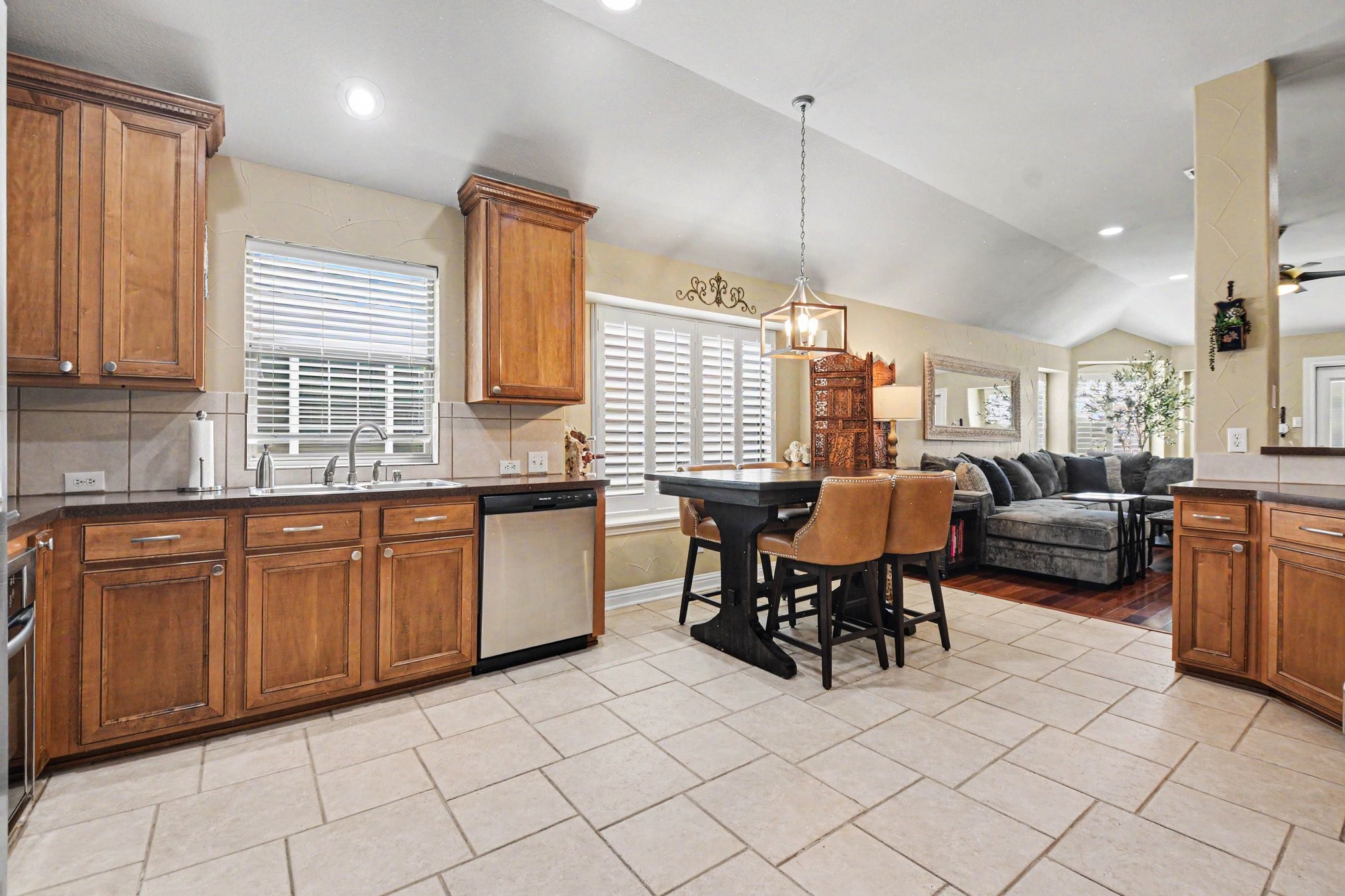 2759 Waterway Drive Grand Prairie TX 75054