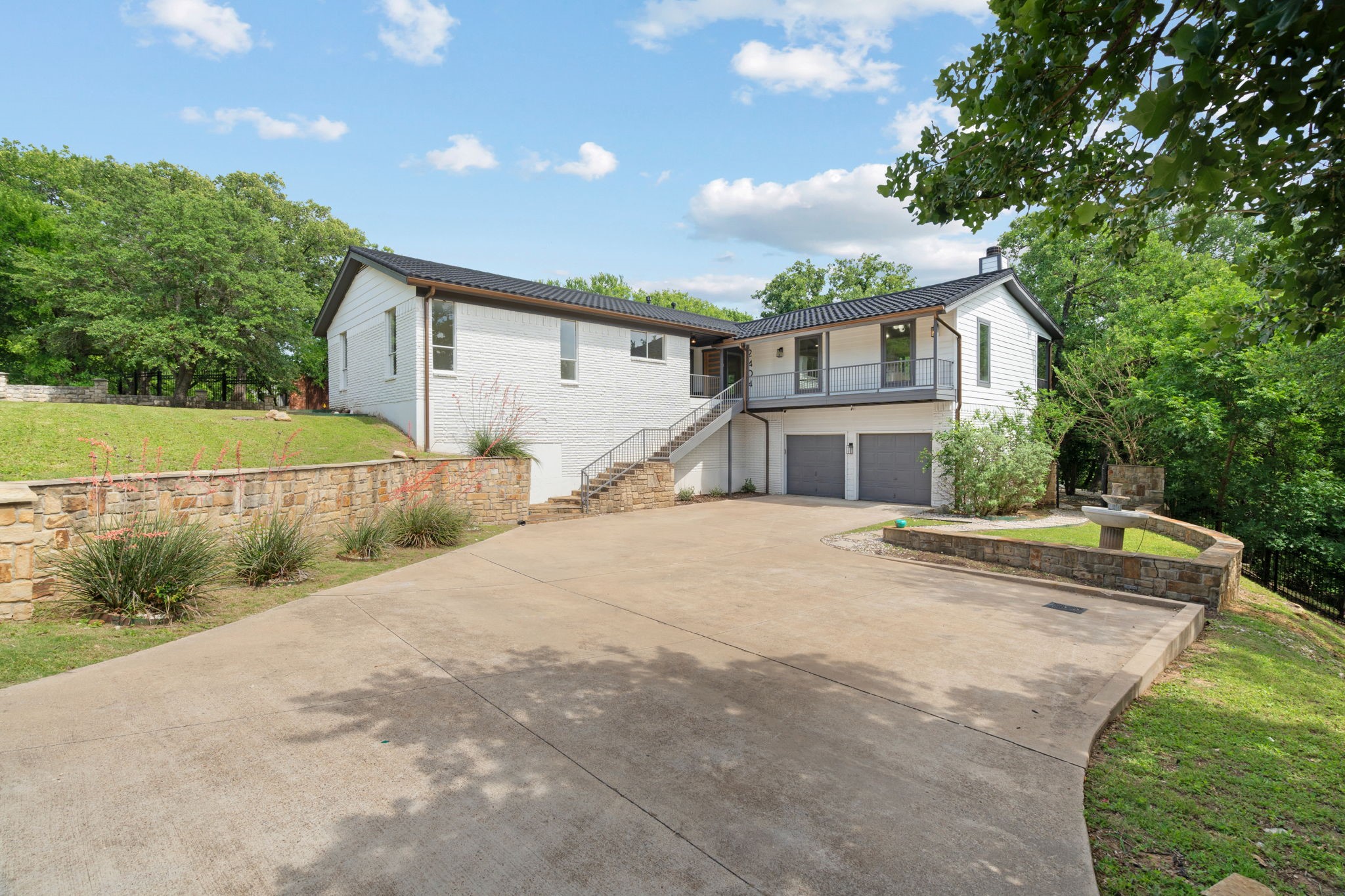 2404 Westwood Drive Arlington TX 76012