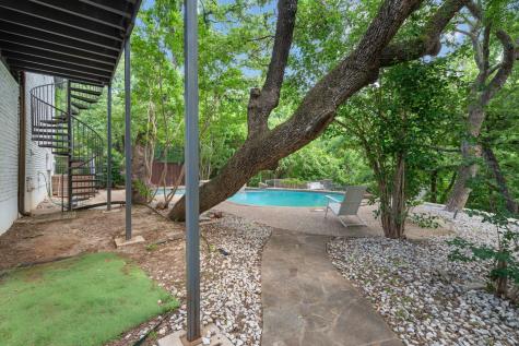 2404 Westwood Drive Arlington TX 76012