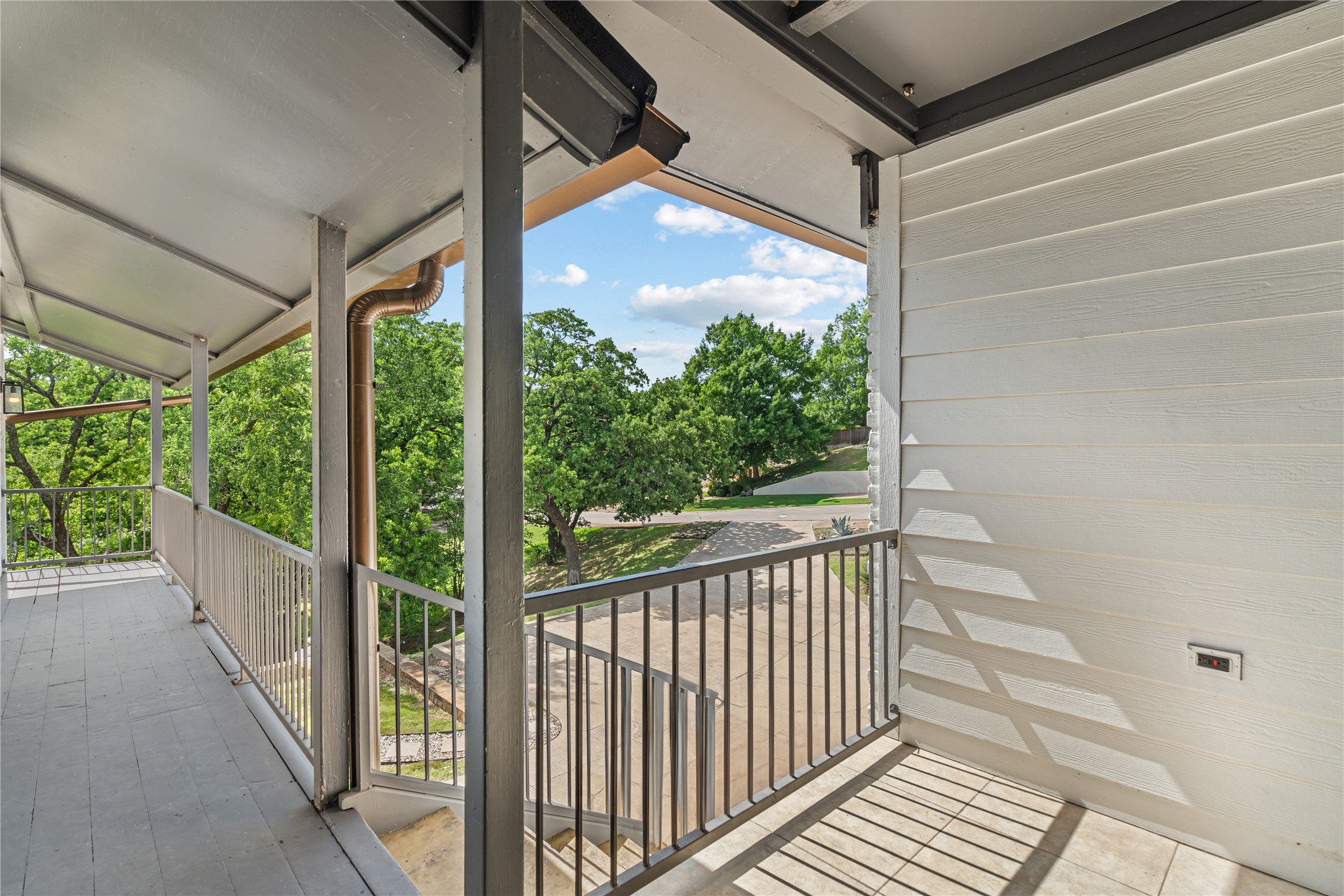 2404 Westwood Drive Arlington TX 76012