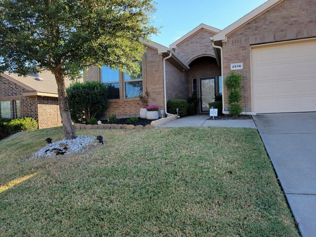 2516 Cumberland Trail Balch Springs TX 75181