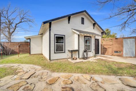 119 W University Avenue Waxahachie TX 75165