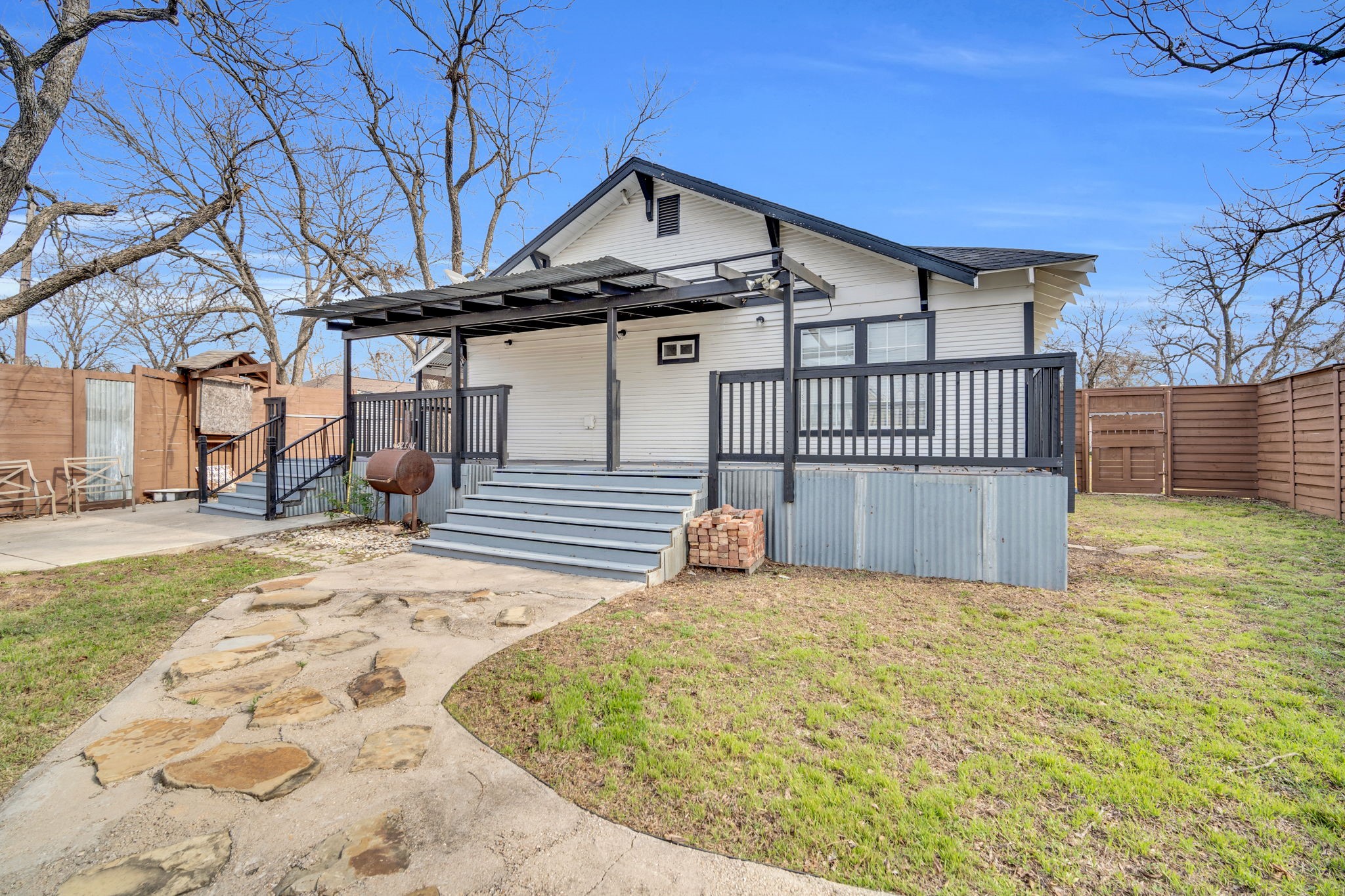119 W University Avenue Waxahachie TX 75165