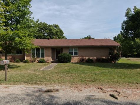 200 Greenwood Street Alvord TX 76225