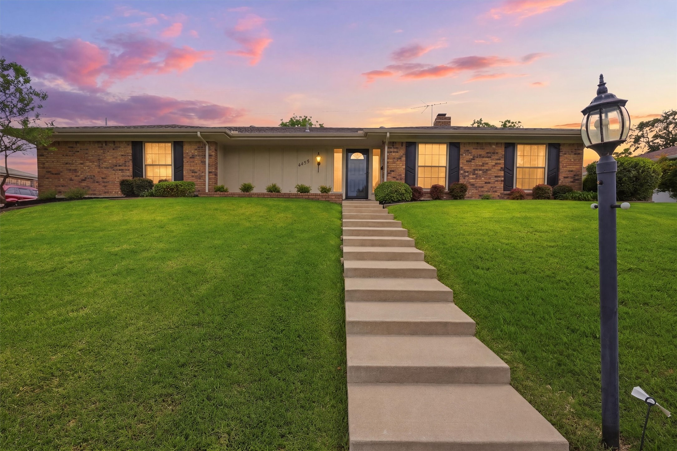 4455 Chedlea Avenue Fort Worth TX 76133
