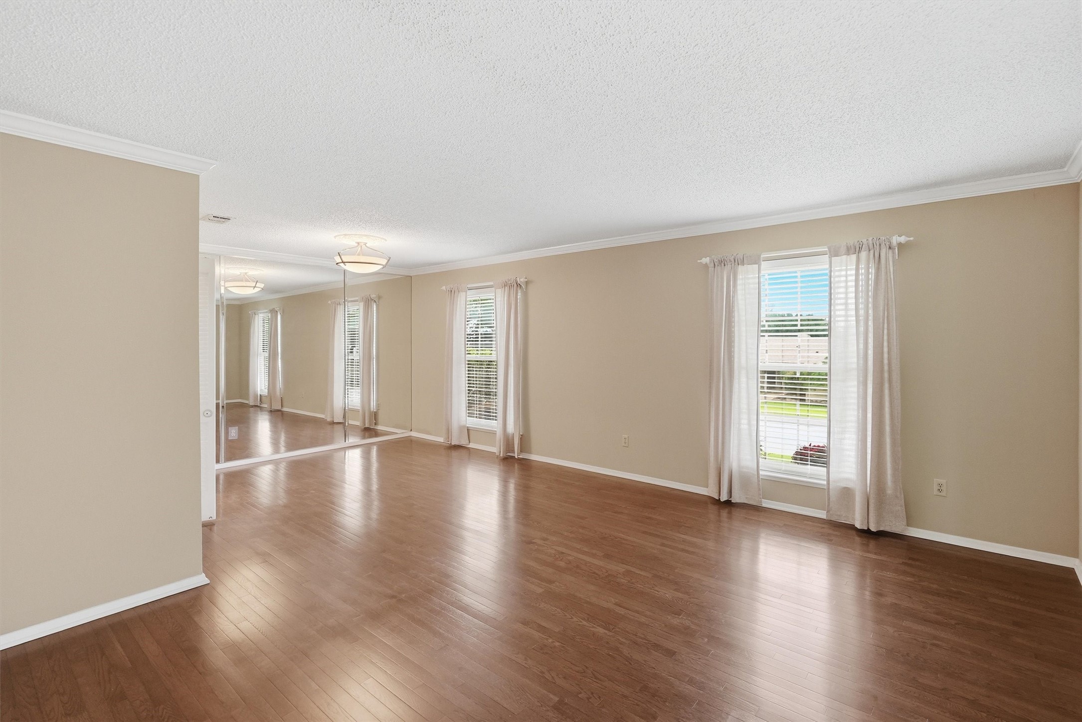 4455 Chedlea Avenue Fort Worth TX 76133