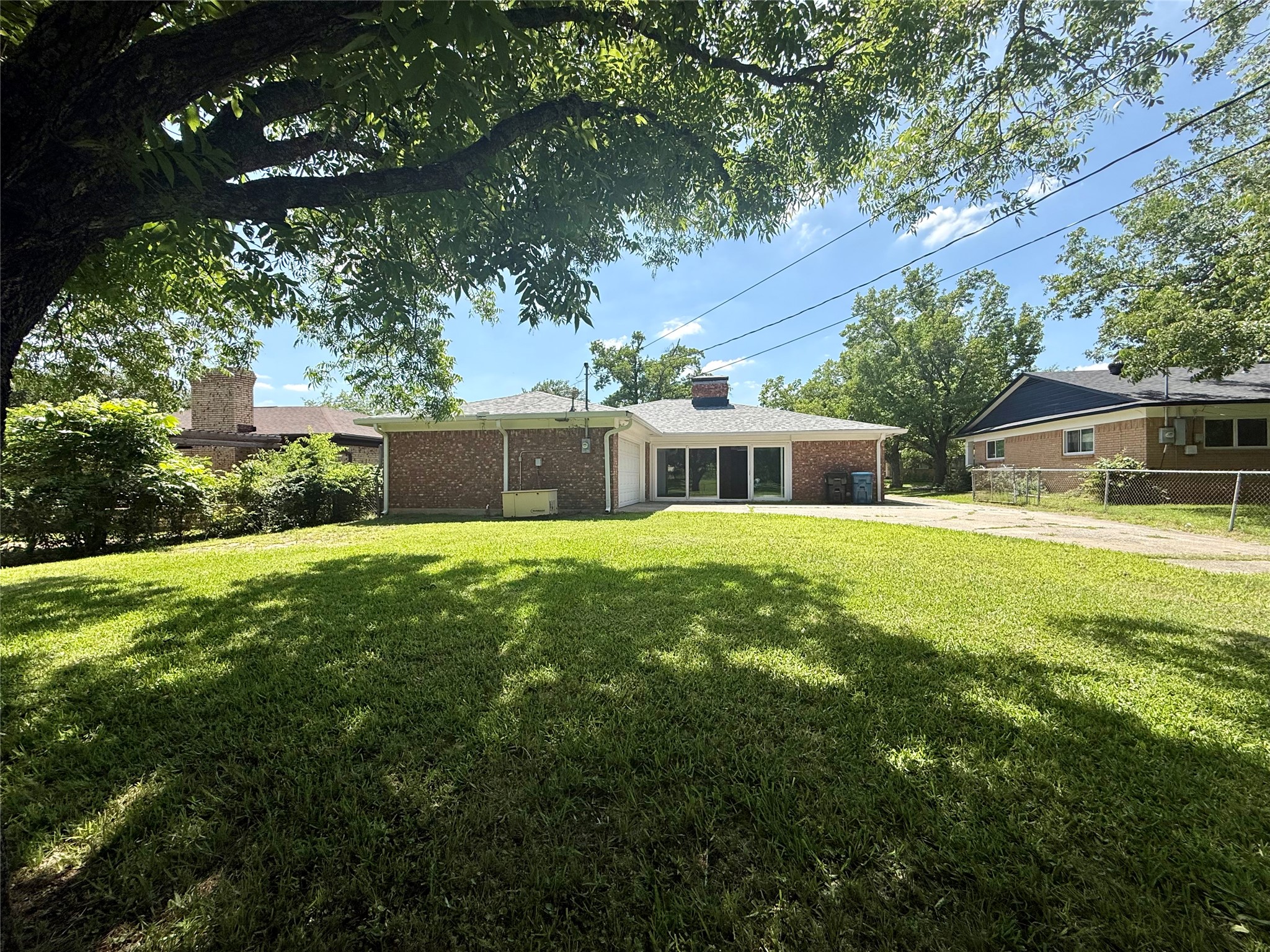120 S Lynn Avenue Denison TX 75020