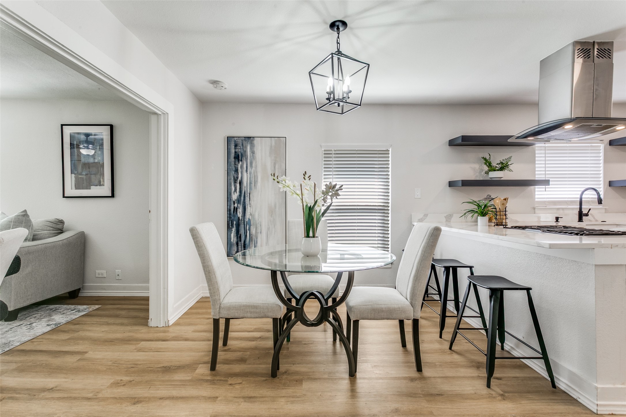 612 E Wall Street Grapevine TX 76051
