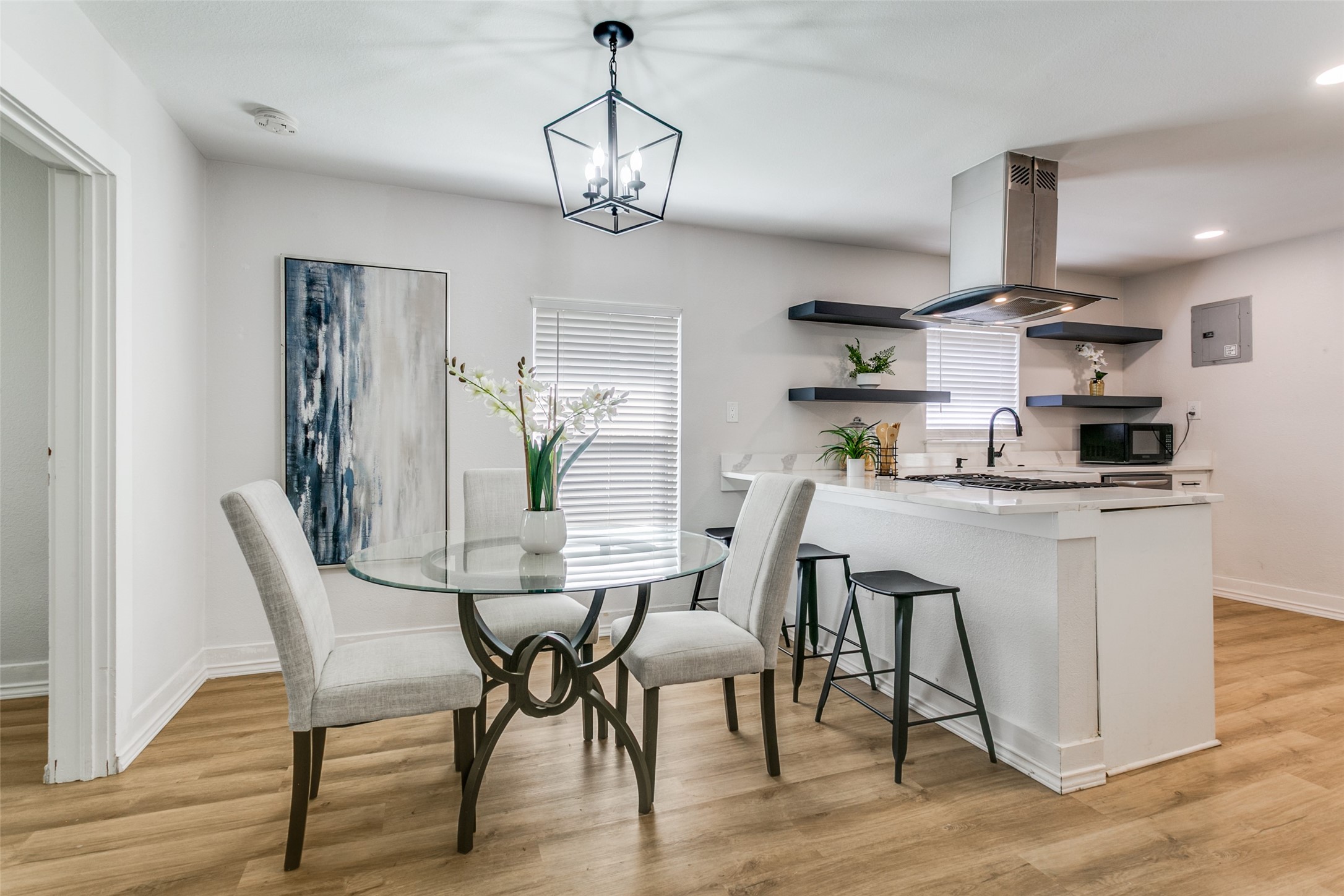 612 E Wall Street Grapevine TX 76051