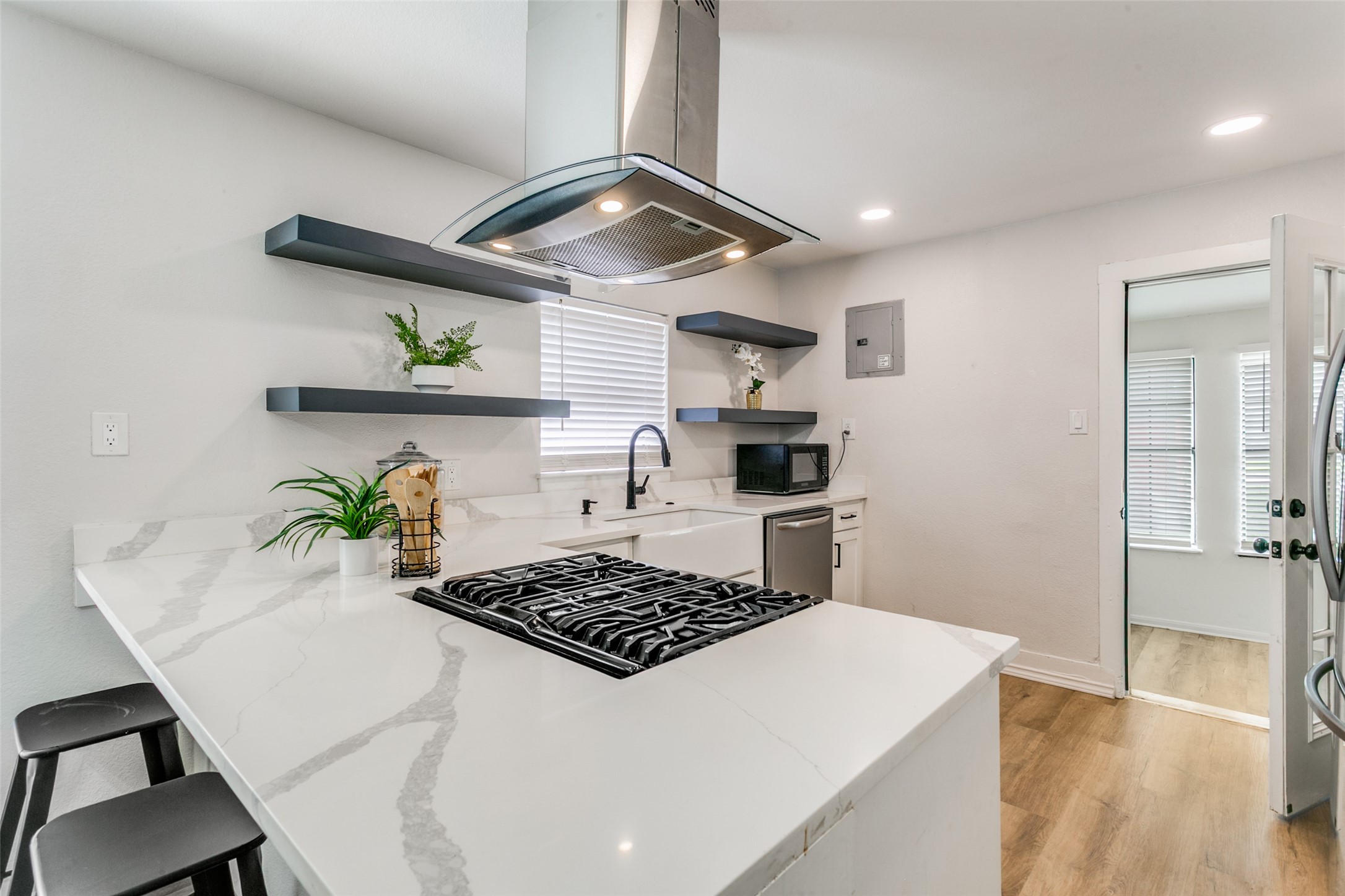 612 E Wall Street Grapevine TX 76051