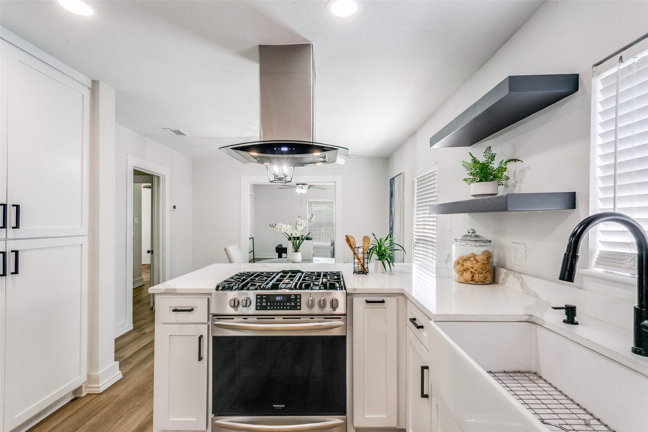 612 E Wall Street Grapevine TX 76051
