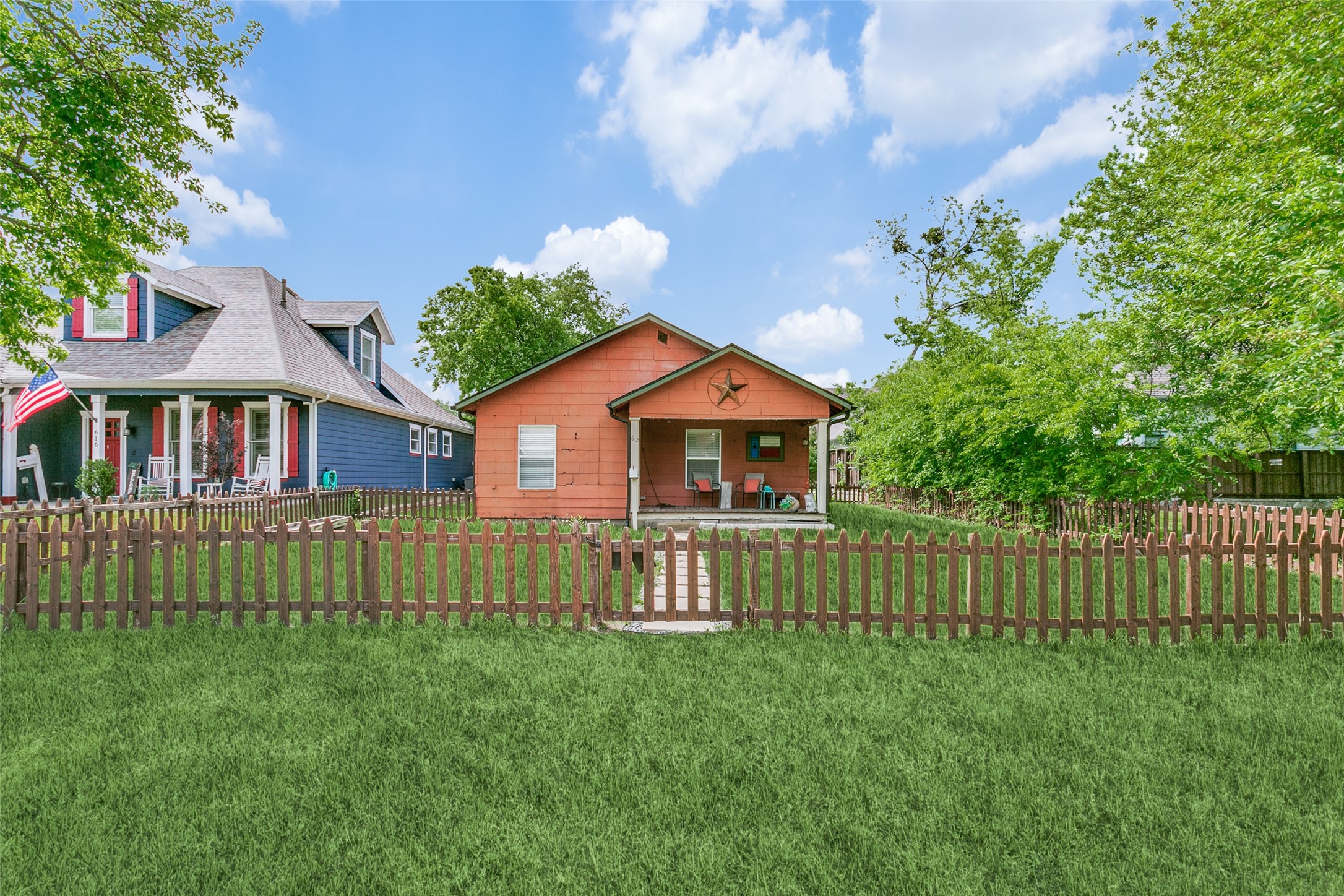 612 E Wall Street Grapevine TX 76051
