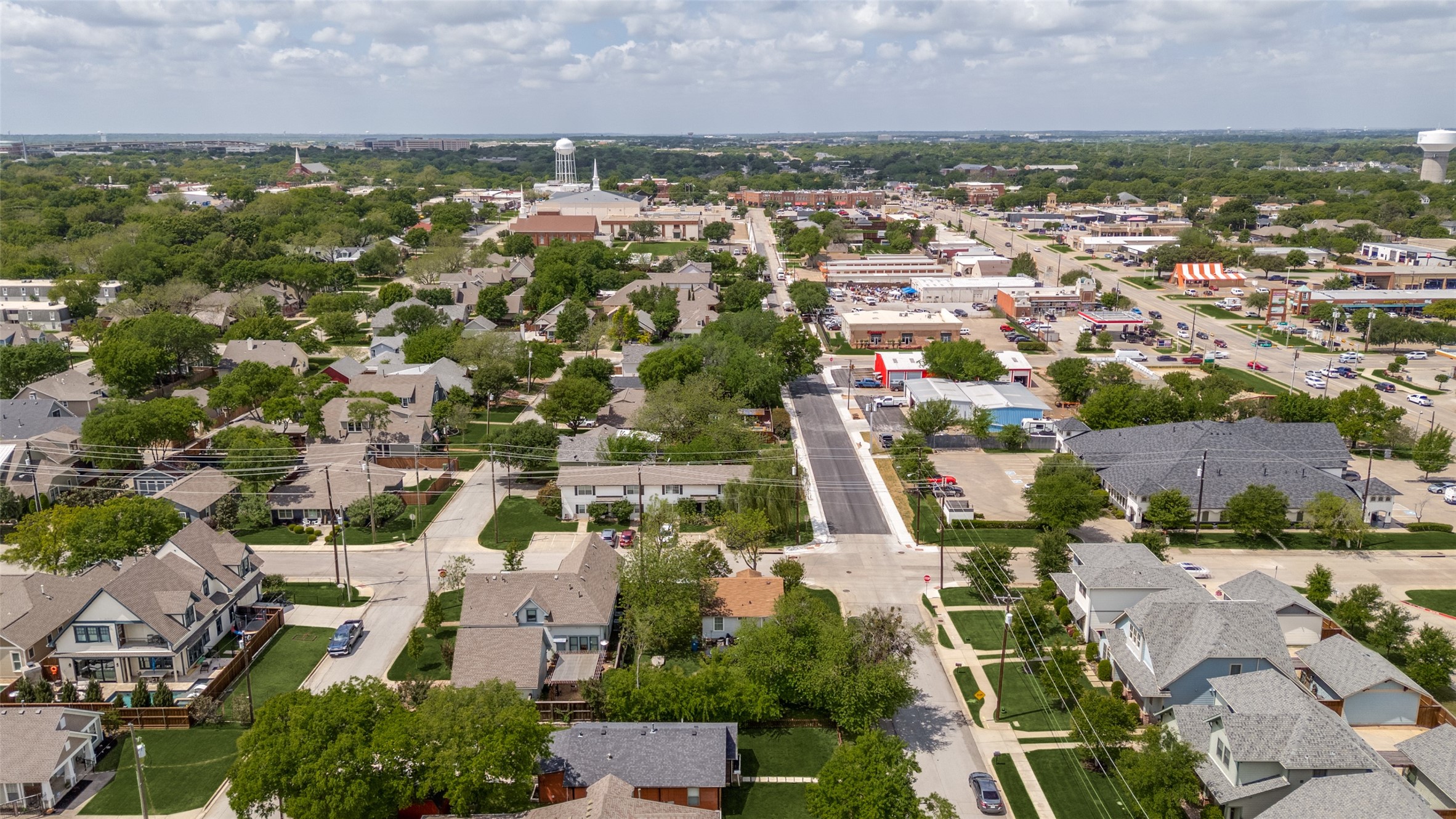 612 E Wall Street Grapevine TX 76051
