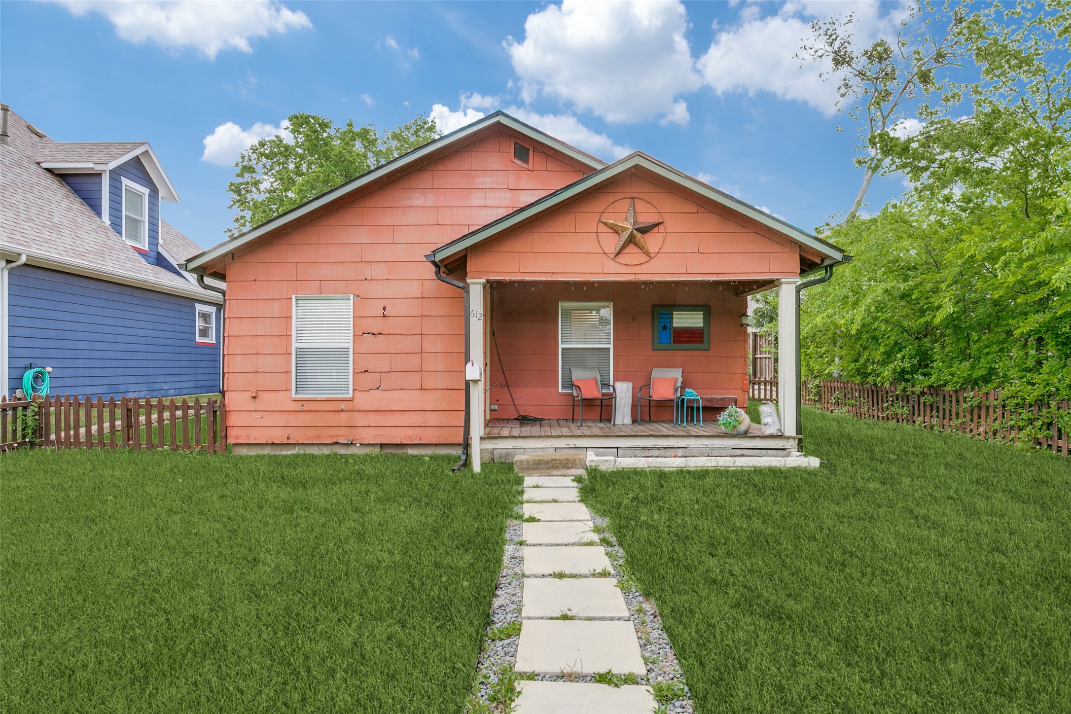 612 E Wall Street Grapevine TX 76051