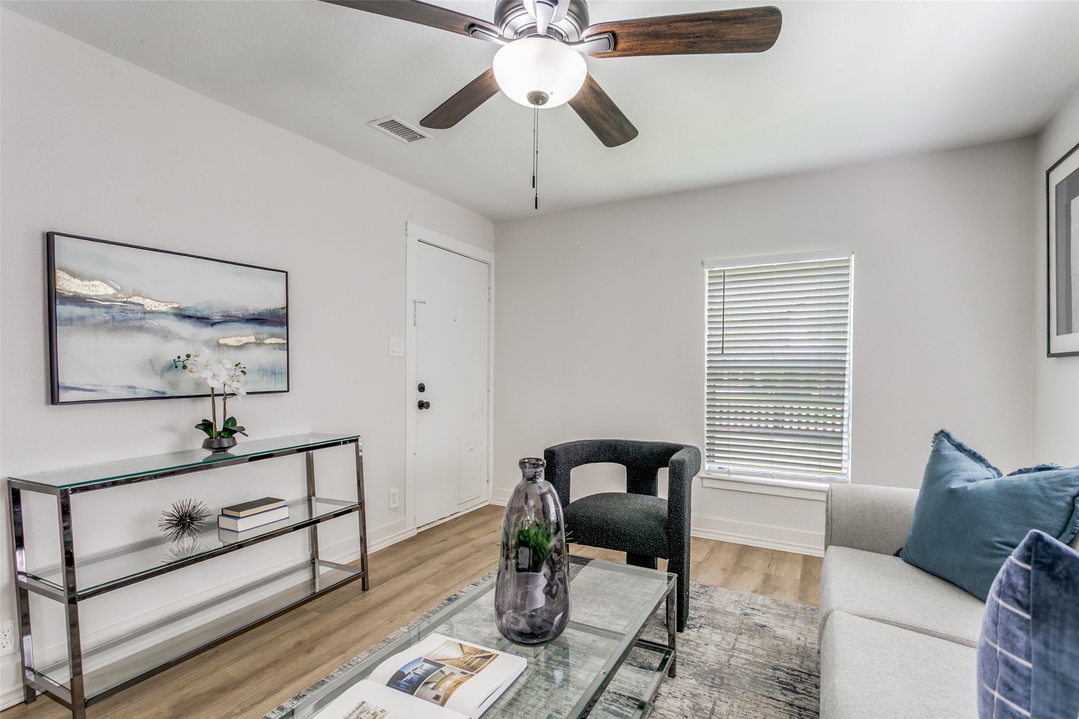 612 E Wall Street Grapevine TX 76051