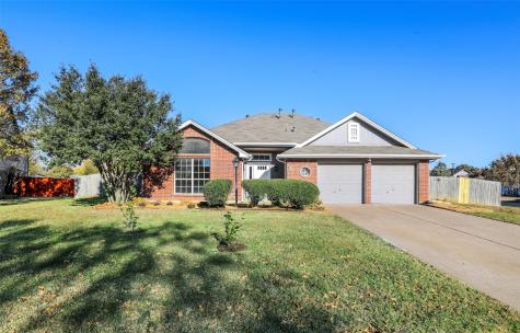 709 Parkland Court Hurst TX 76053