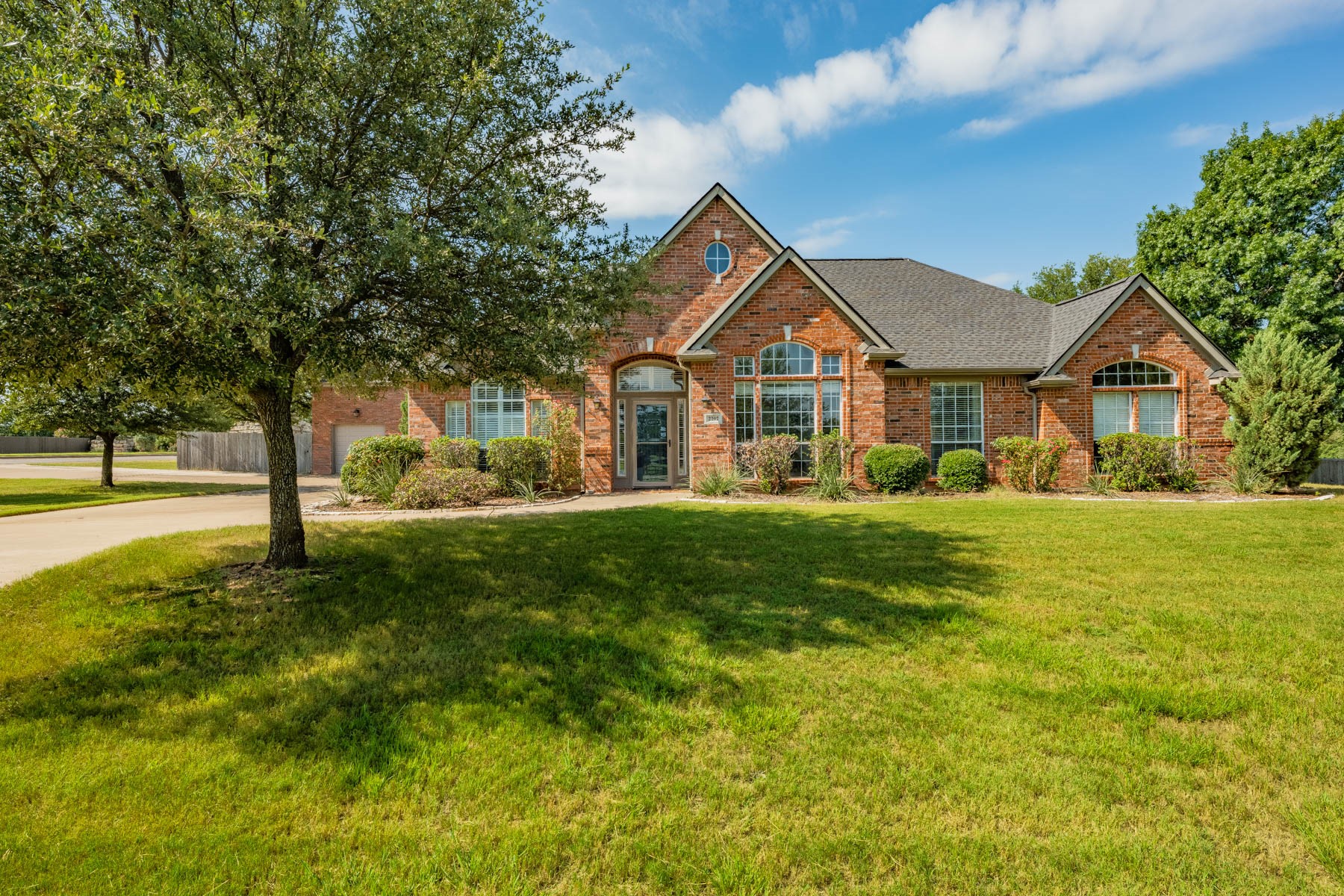 2207 W Emerald Bend Court Granbury TX 76049