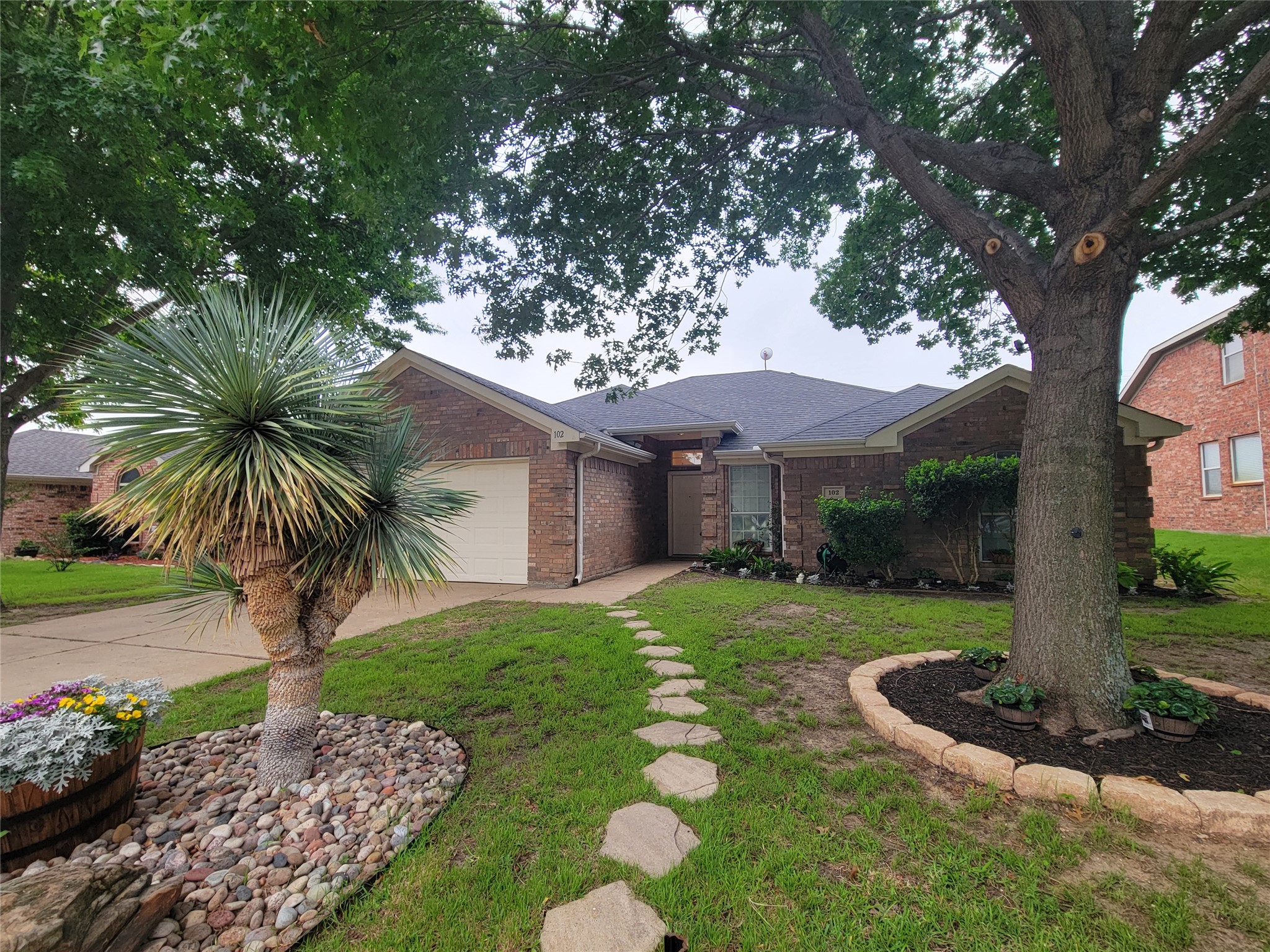 102 Canyon Court Waxahachie TX 75167